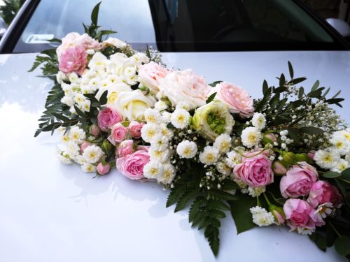 dekoracja ślubna auta